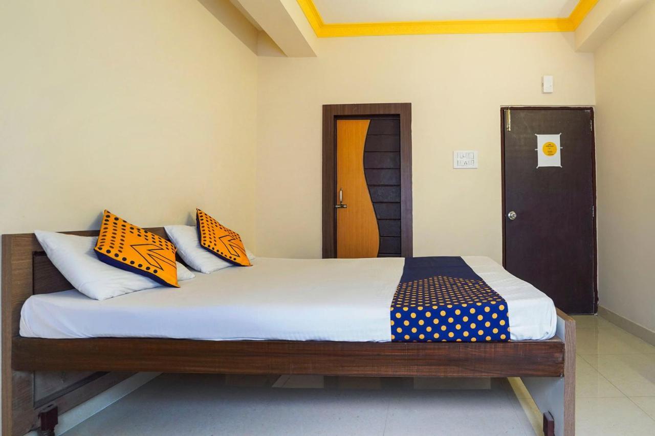 Hotel O Trisha Guest House Dam Dam Екстер'єр фото