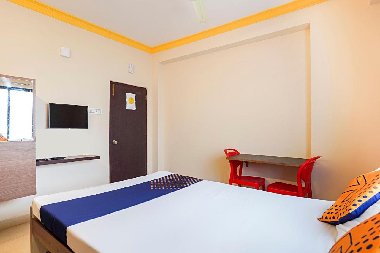 Hotel O Trisha Guest House Dam Dam Екстер'єр фото
