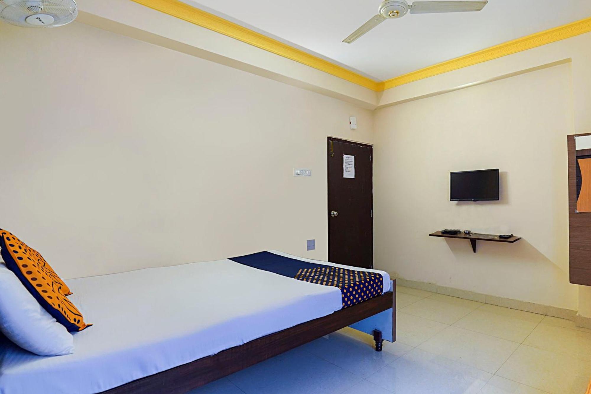 Hotel O Trisha Guest House Dam Dam Екстер'єр фото