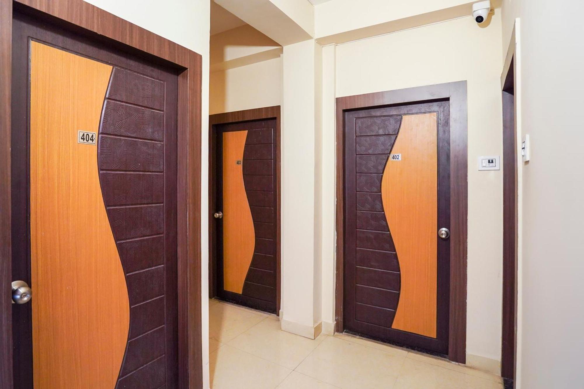 Hotel O Trisha Guest House Dam Dam Екстер'єр фото