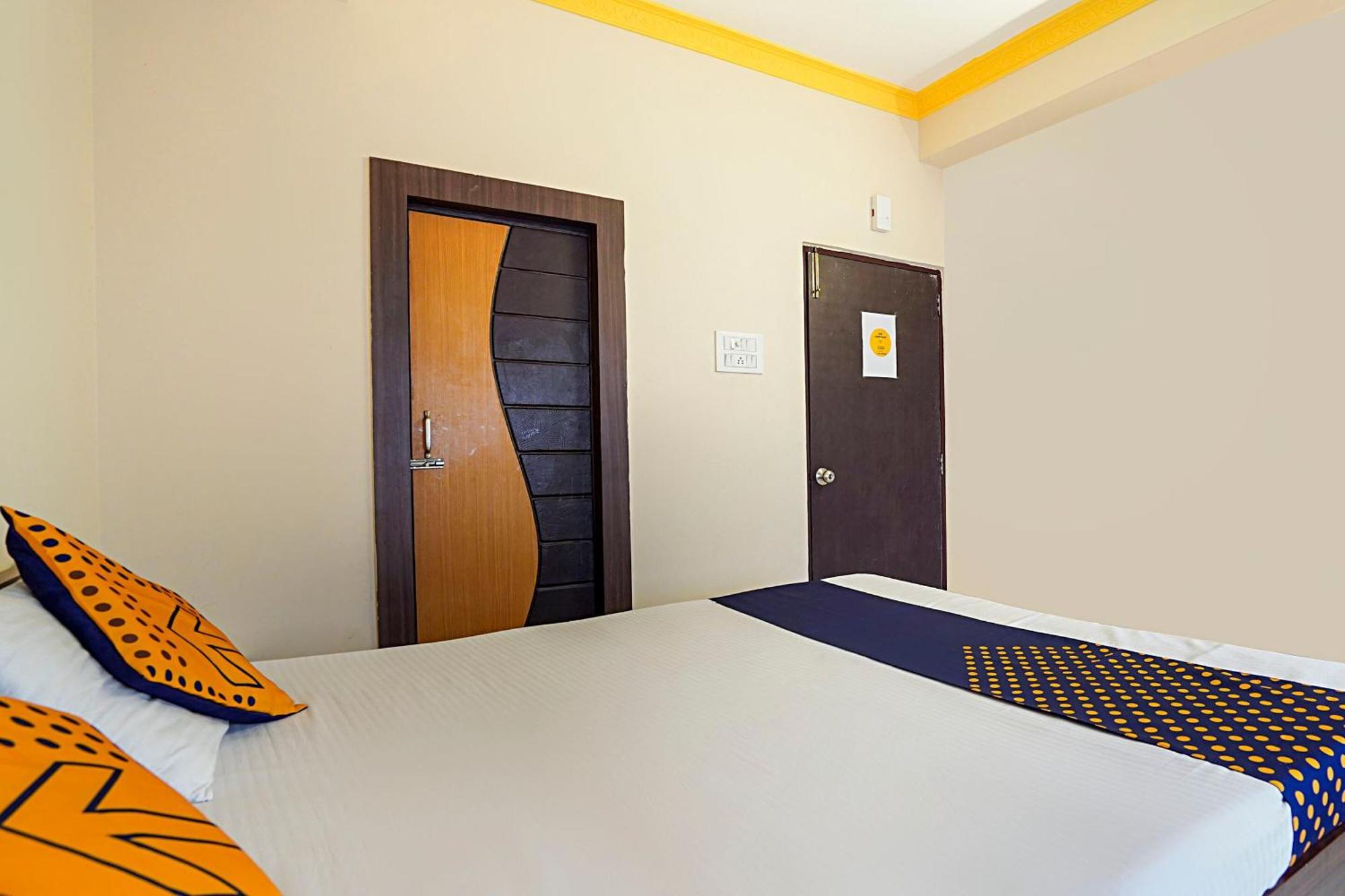 Hotel O Trisha Guest House Dam Dam Екстер'єр фото